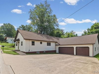 66 Austin Ave, Glen Carbon, IL, 62034