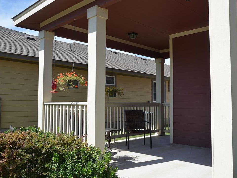 1st image of 933 Alamo Plaza Dr