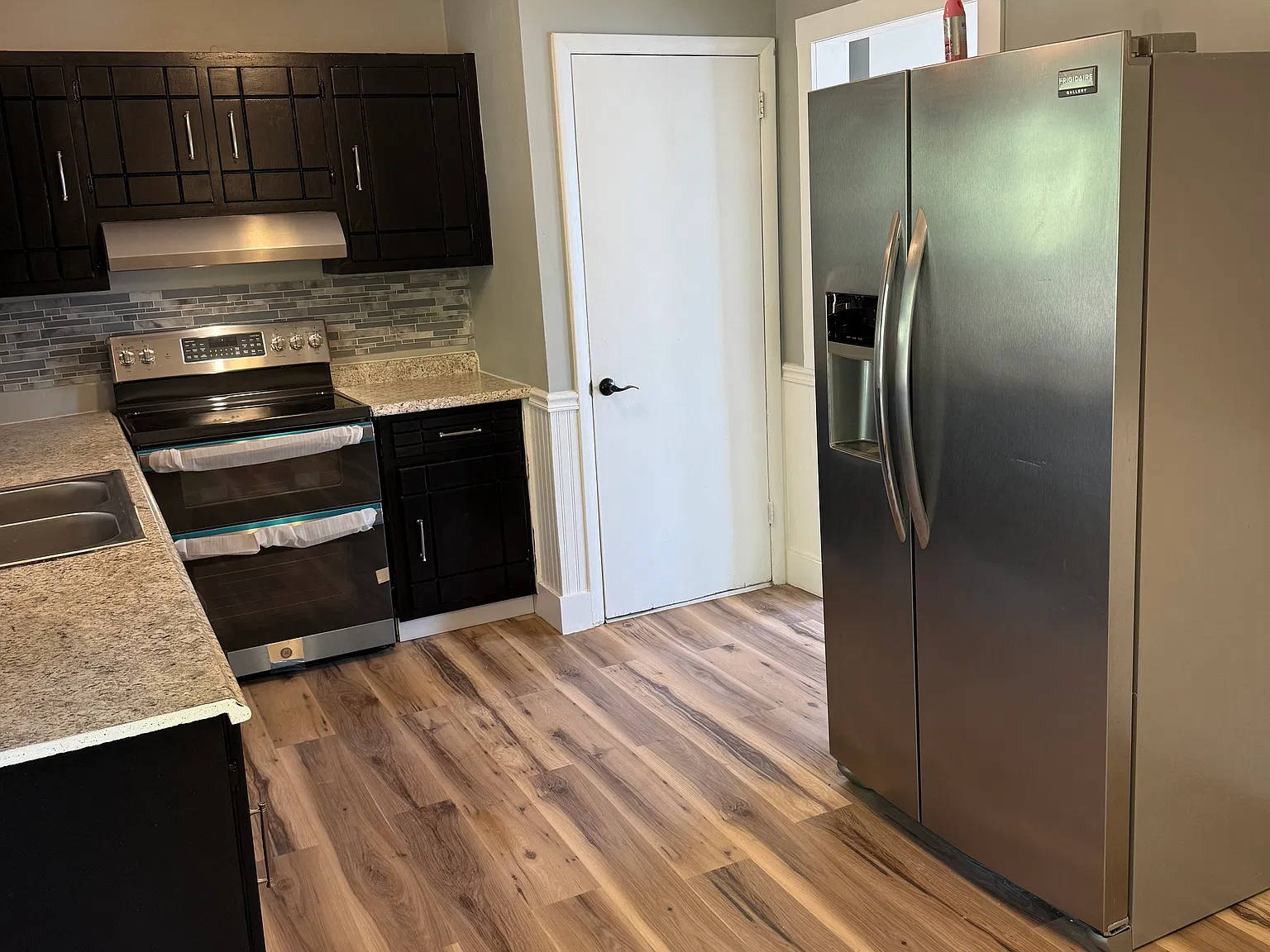 3 bed, 1600 sqft, $1,900 — Photo 2