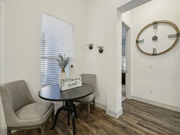 Luxia Craig Ranch — Photo 15