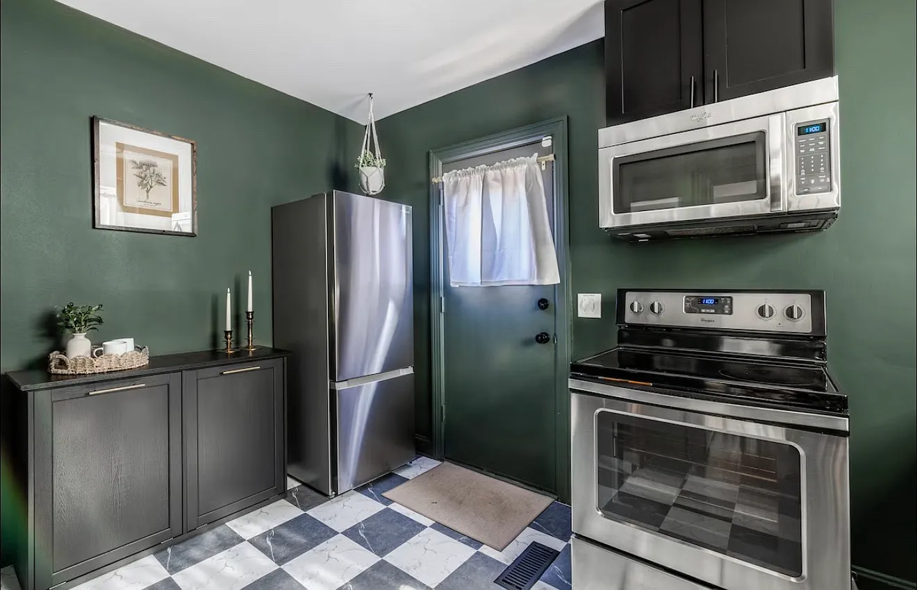 2 bed, 968 sqft, $2,500 — Photo 2