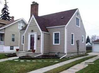 22463 Pleasant Ave, Eastpointe, MI 48021