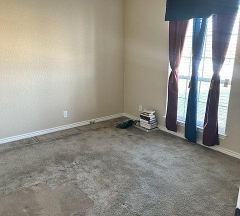 3rd image of 605 W Little Dipper Dr