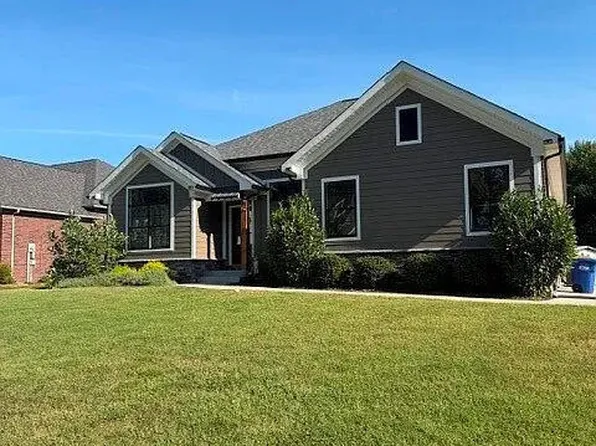 1109 Dora Dr, Sellersburg, IN 47172