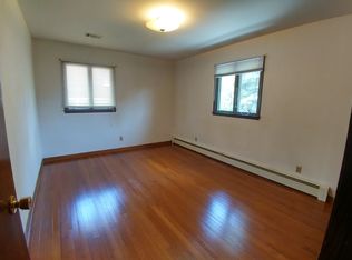 1002 W Pine Pl, Griffith, IN 46319