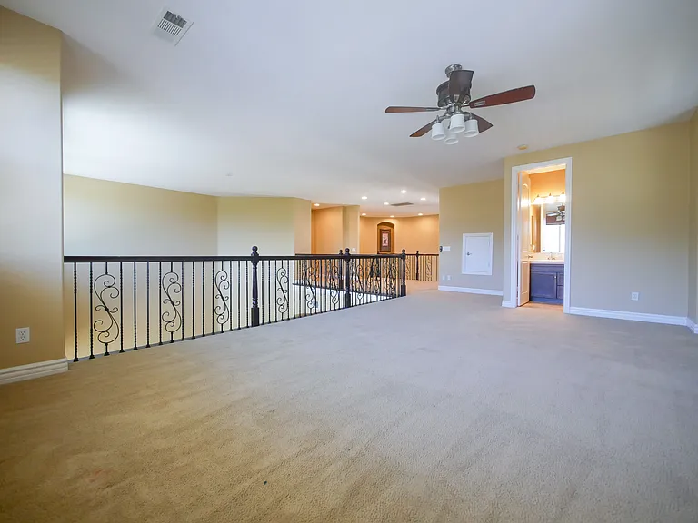 8203 Soft Winds Dr — Photo 17