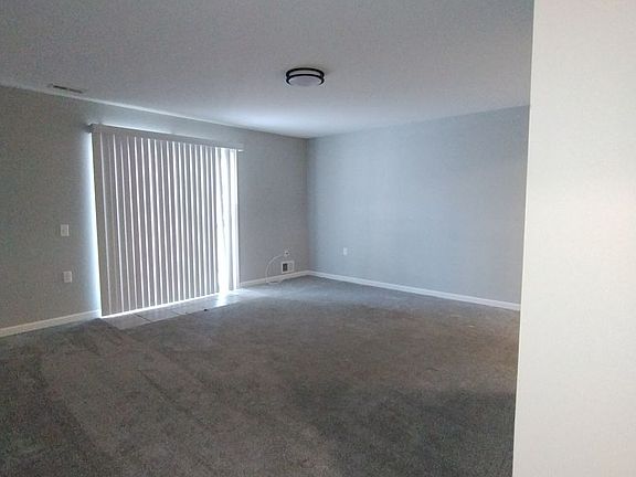 5th image of 11 Robert Dr APT 114
