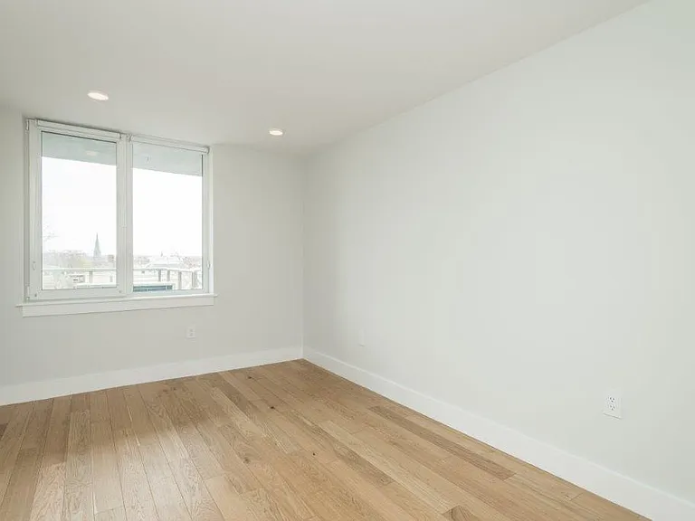 334 Harvard St #J6 — Photo 6