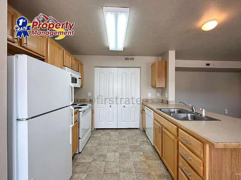 11884 W Cloverbrook Ln #202 — Photo 10