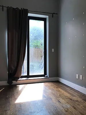 Rented by EXR | media 19