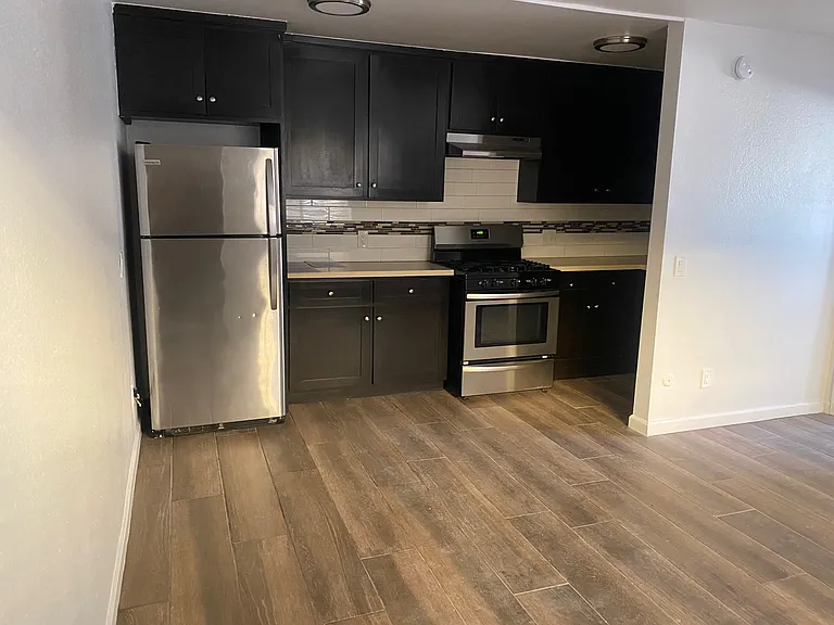 7116 Milwood Ave #2 — Photo 6