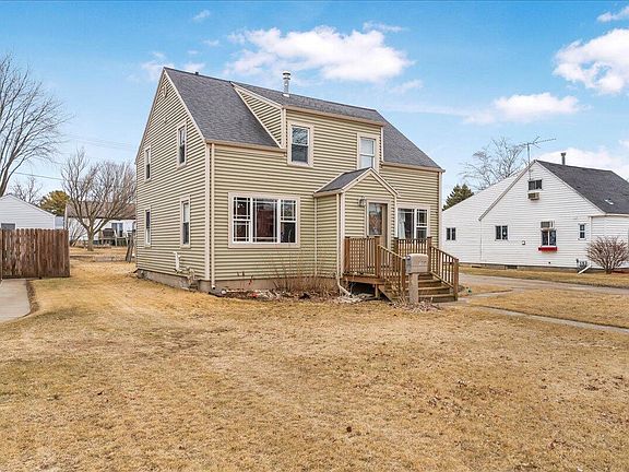 2nd image of 1124 Division STREET