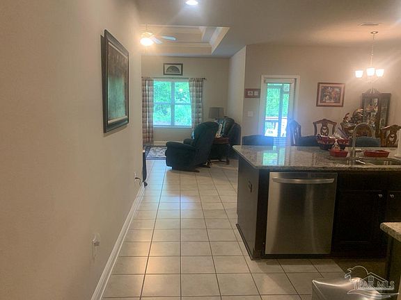4th image of 2569 Redford Dr