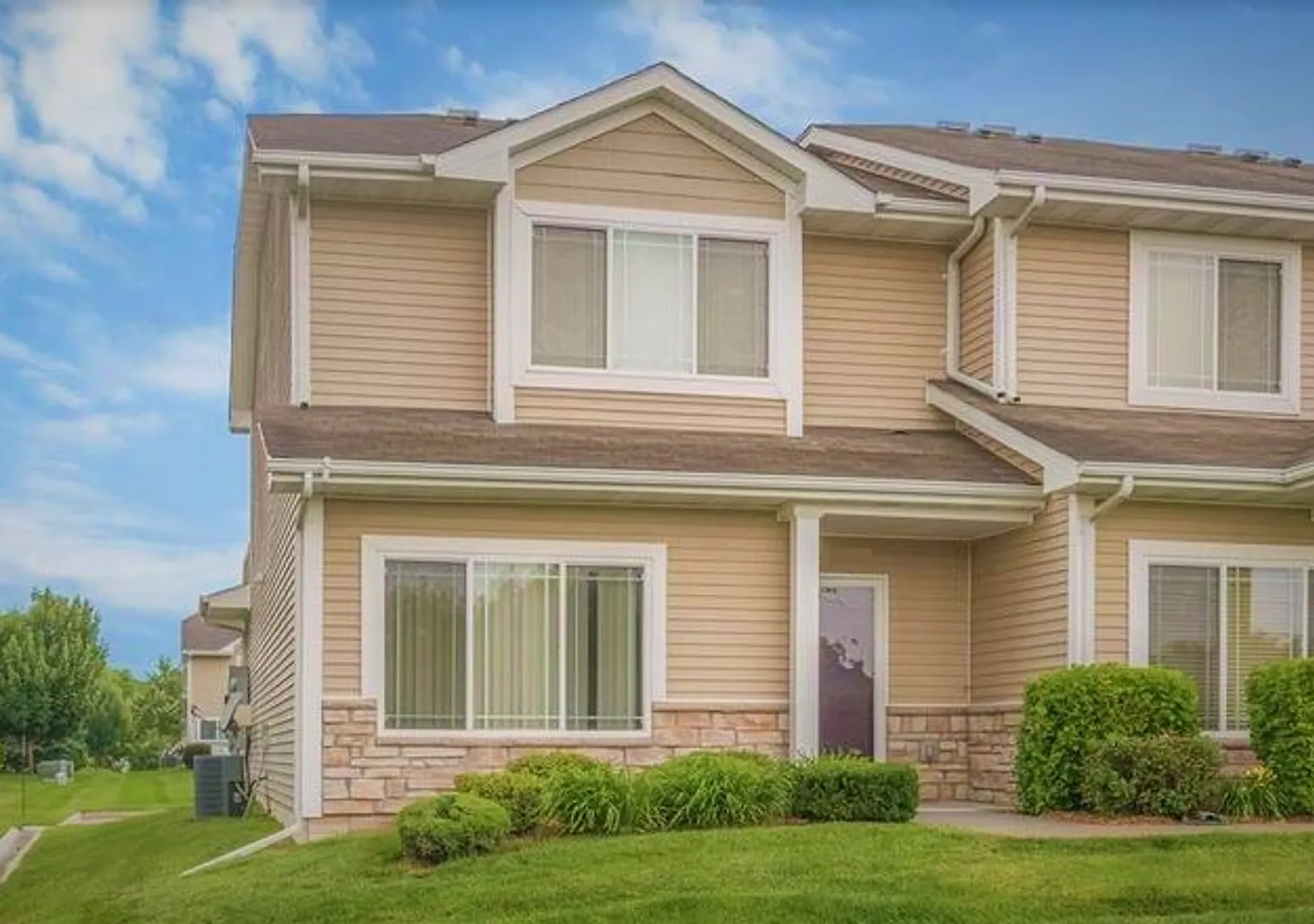 Spacious 3-Bed, 2.5-Bath Townhome in Ankeny, IA Modern Comfort & Convenience! — Photo 4