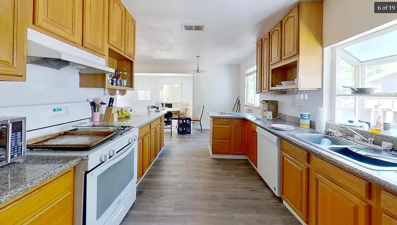 924 Colorado Ave — Photo 3