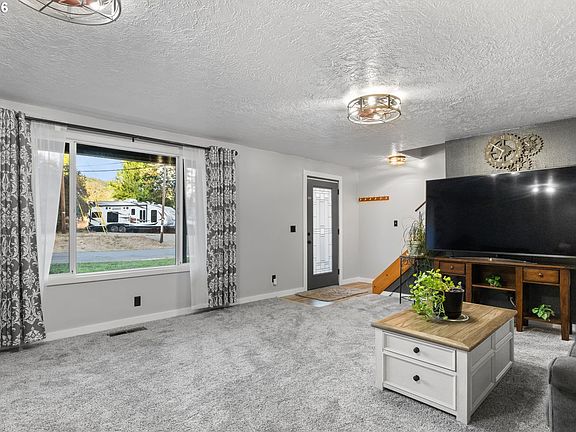 4th image of 76296 Jasper Dr
