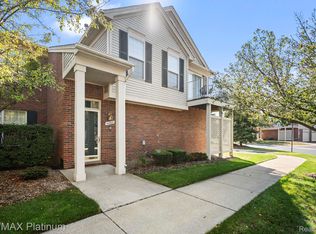44068 Elm Dr, Sterling Heights, MI