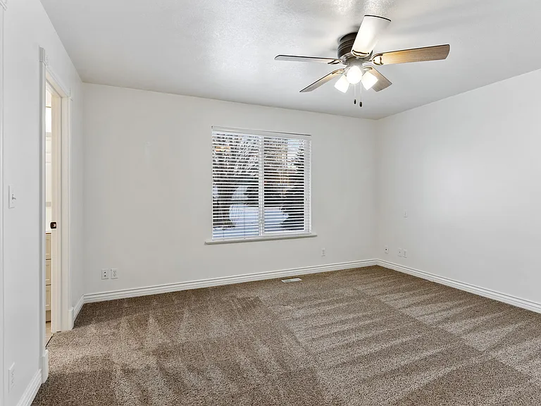 489 S 500th St W — Photo 13