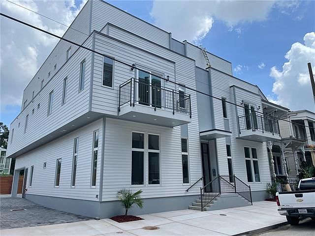 1st image of 1529 Polymnia St #202