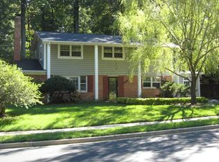 8803 Bridle Wood Dr, Springfield, VA 22152