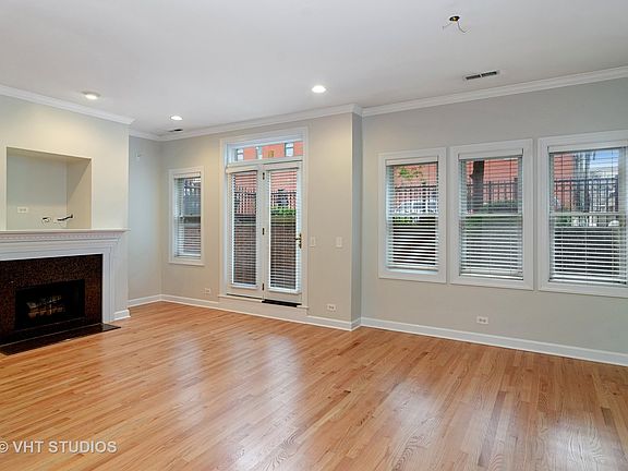 2nd image of 1144 N Wood St #1N