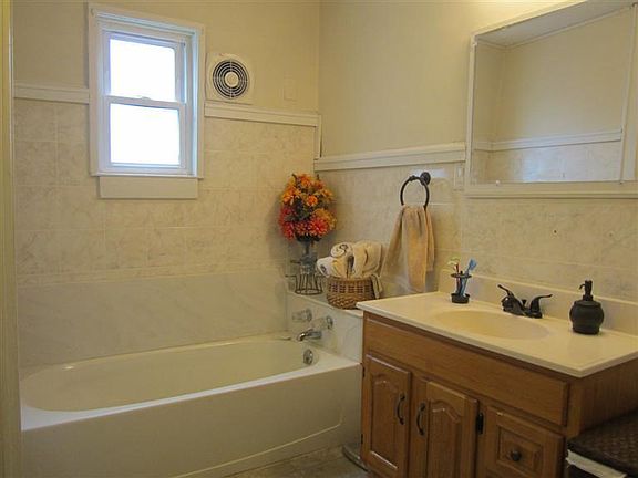 3rd image of 5421 Huberville Ave