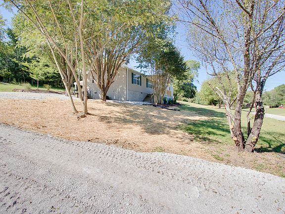 4th image of 65 Horseshoe Bend Ln