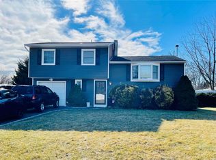 123 Thunder Rd, Holbrook, NY 11741