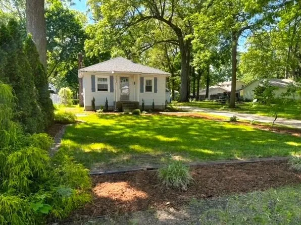 17199 Franklin Ave, Spring Lake, MI 49456