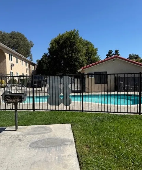 Merrill Apartments — Photo 1
