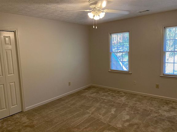4th image of 2601 Rock Point Ln