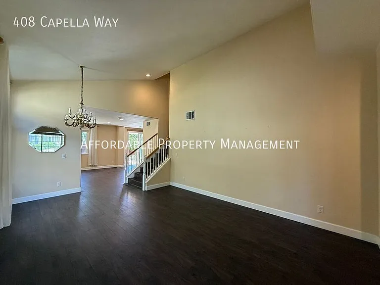 408 Capella Way — Photo 3