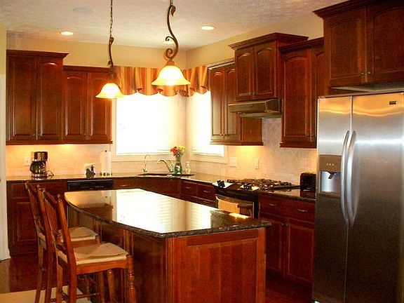 3rd image of 2249 Annandale Pl