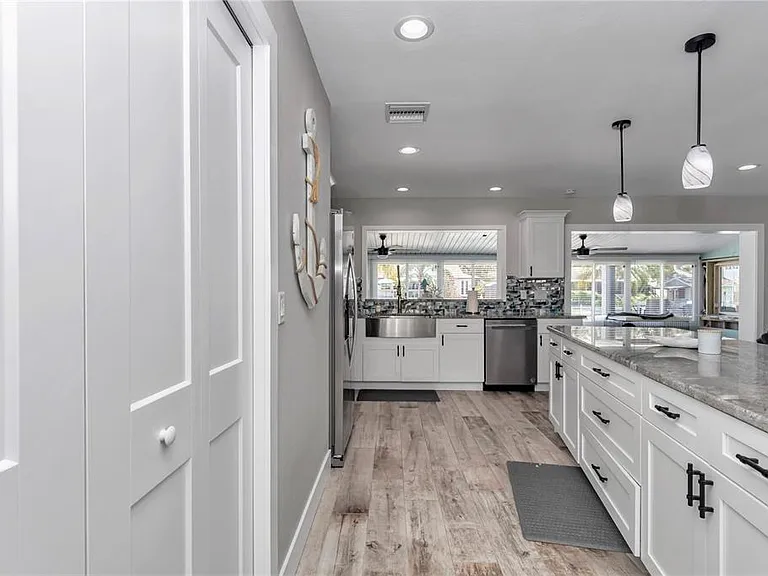 1409 SE 4th Ave — Photo 13