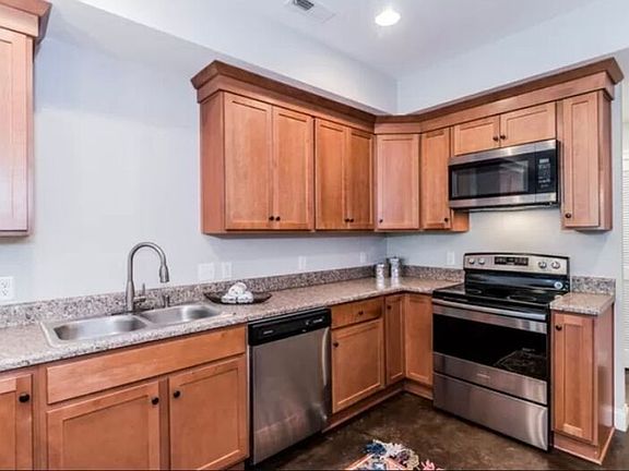 4th image of 1013 N 22nd St #B