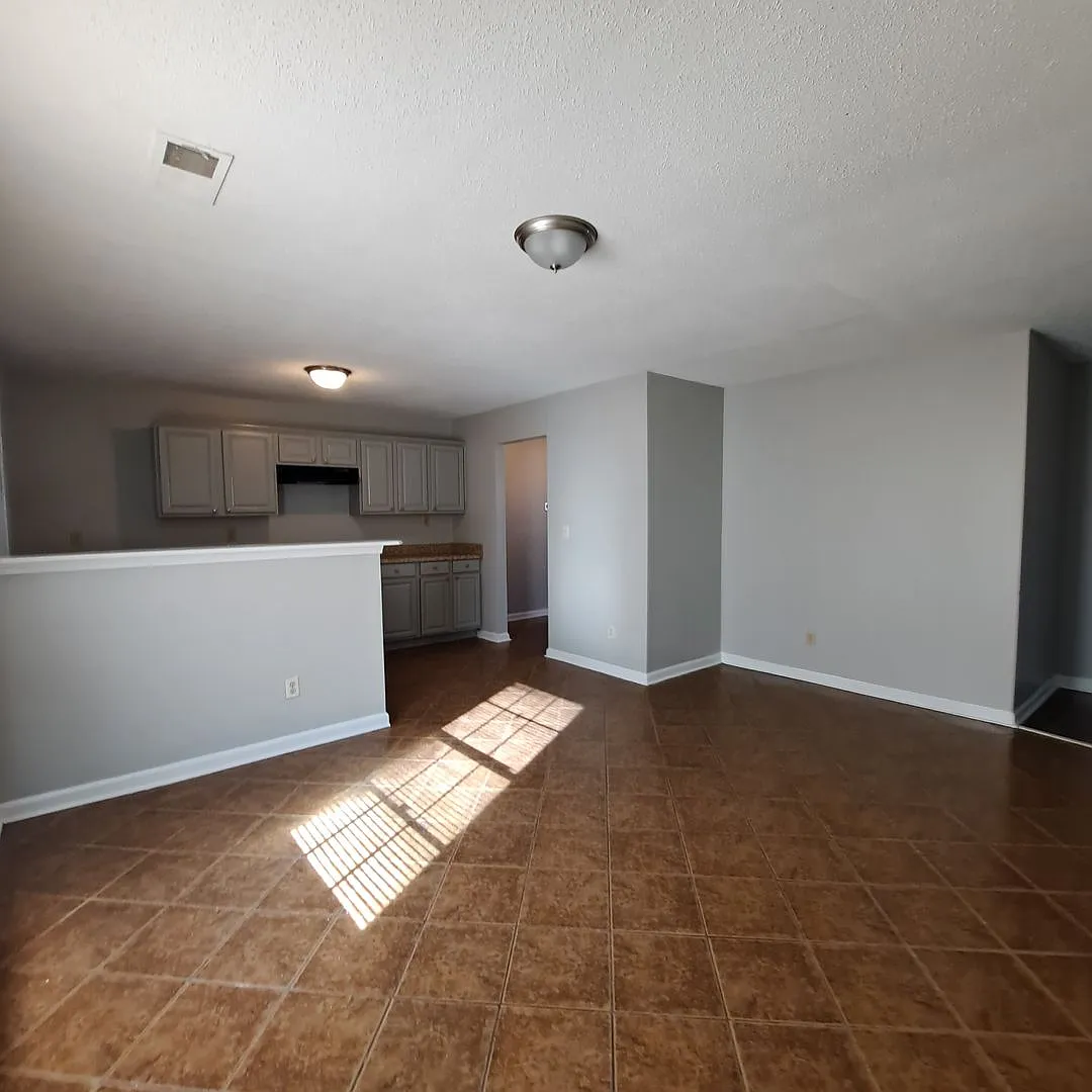 5223 Roseside — Photo 2