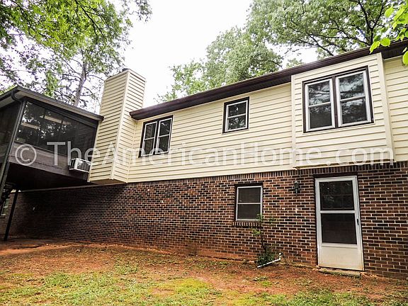 3rd image of 4052 Wrexham Dr