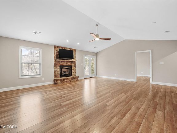 3rd image of 282 Battlecreek Way
