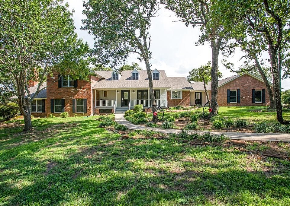 1st image of 611 Sunset Ct