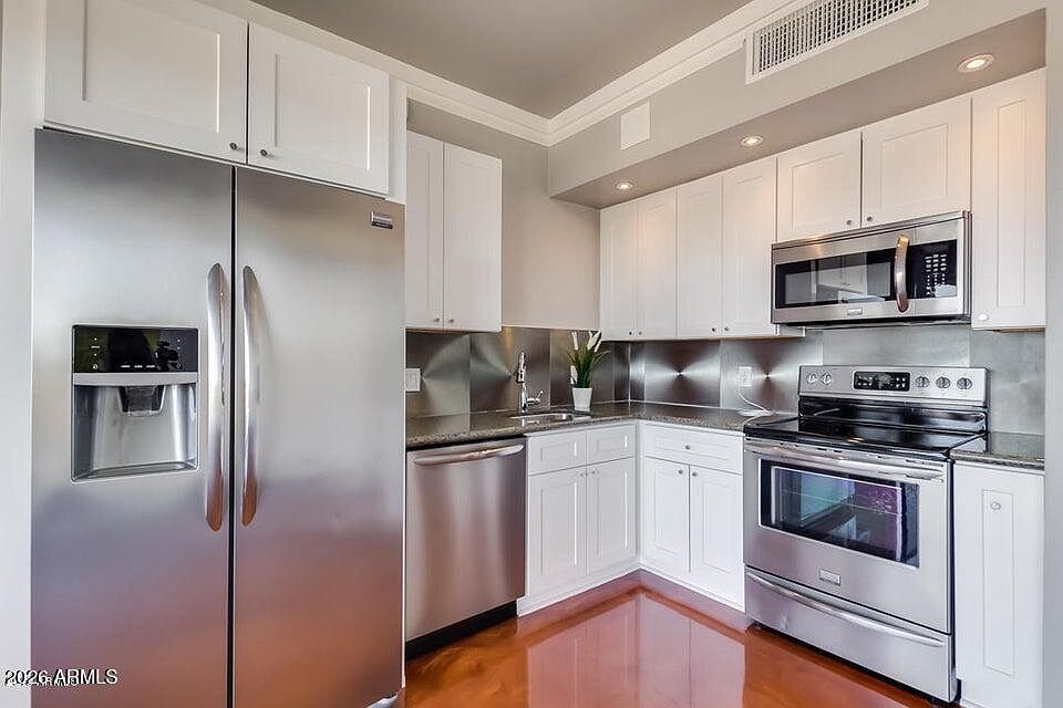 1st image of 4750 N CENTRAL Avenue #8L