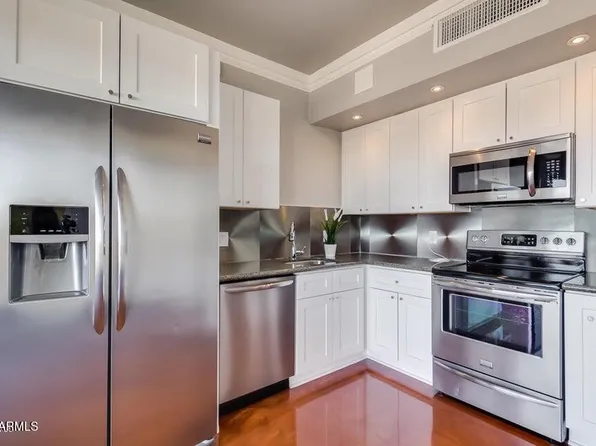 4750 N CENTRAL Avenue #8L, Phoenix, AZ 85012