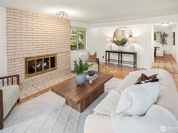 3rd image of 3400 25th Avenue W #201