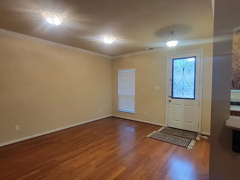 1020 Paradise Cv — Photo 9