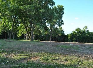 31410 W 83rd St, De Soto, KS 66018