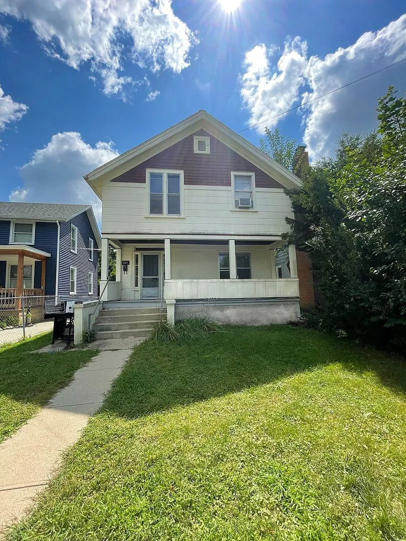 Building Photo - 942 Woodlawn Ave