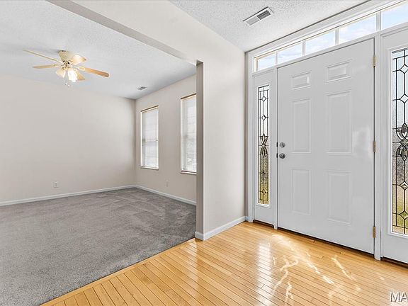 5th image of 950 Whitechapel Dr