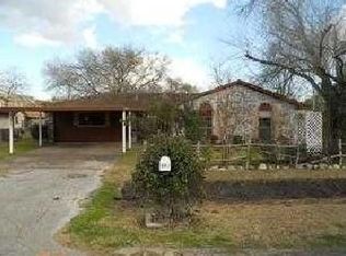 603 Lyndale Dr, Highlands, TX 77562