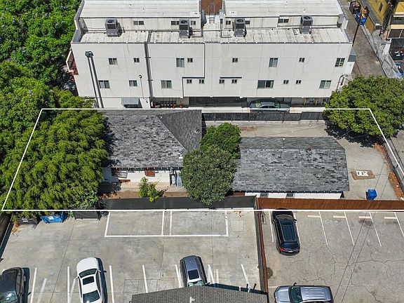 3rd image of 3042 Royal St