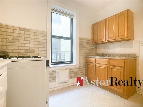 5th image of 30-31 34th St #12