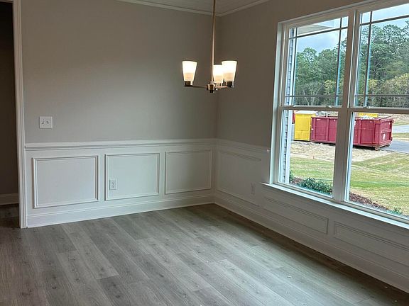 5th image of 201 Bay Hill Drive